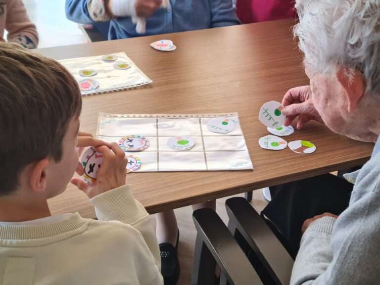 Des moments de jeux et de partage entre résidents, élèves et les étudiants